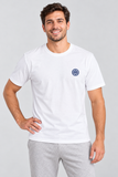 Modello sorridente in maglietta bianca Inter-3.png