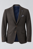 Blazer marrone scuro su manichino invisibile.png