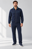 Modello in completo sportivo blu navy-1.png