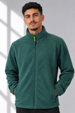 Ritratto in pile verde con collo alto.png