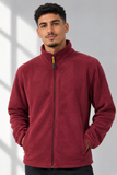 Ritratto in pile color bordeaux.png