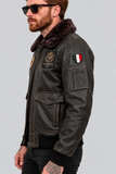 Ritratto di profilo con giacca vintage irlandese.png