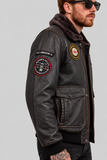 Ritratto aviatorio in pelle vintage.png